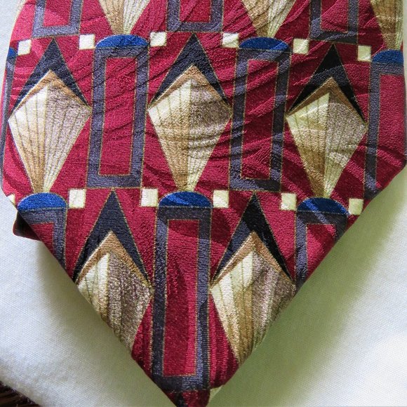George Machado Maroon Geometric Men's Silk Tie - PRICE DROP!! - Picture 3 of 4